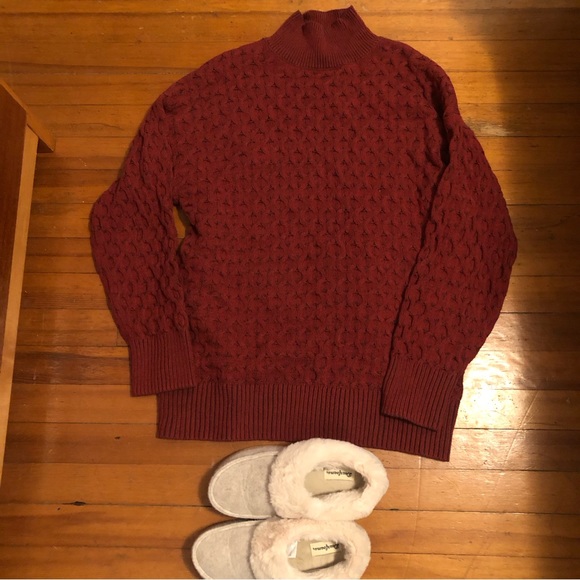 Red knit turtleneck sweater - Picture 2 of 6